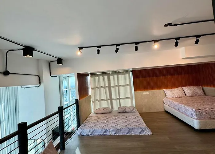 Modern Spacious Loft In The Heart Of
